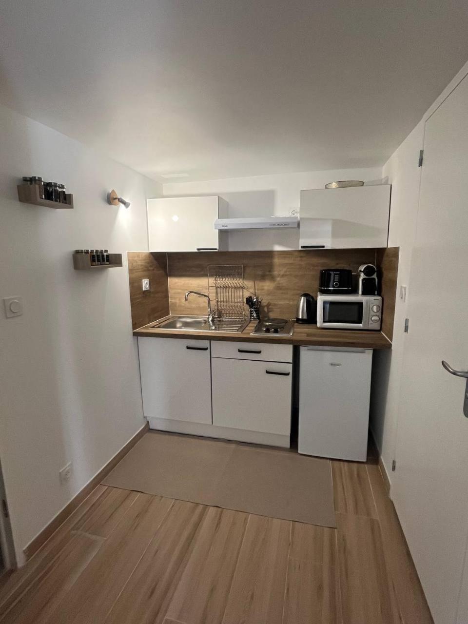 Charmant Et Confortable Appartement Narbonne Exteriör bild