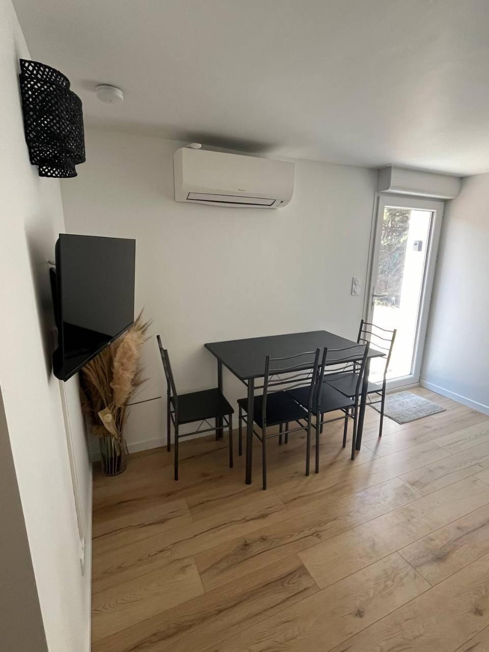 Charmant Et Confortable Appartement Narbonne Exteriör bild