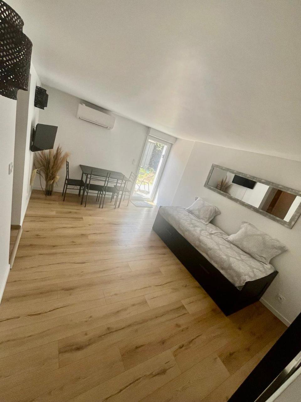 Charmant Et Confortable Appartement Narbonne Exteriör bild